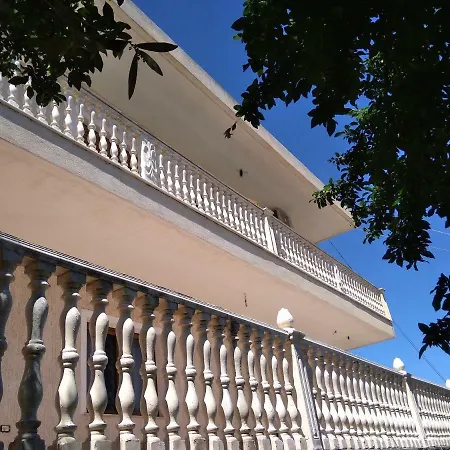 Aparthotel Arsen Sarandë